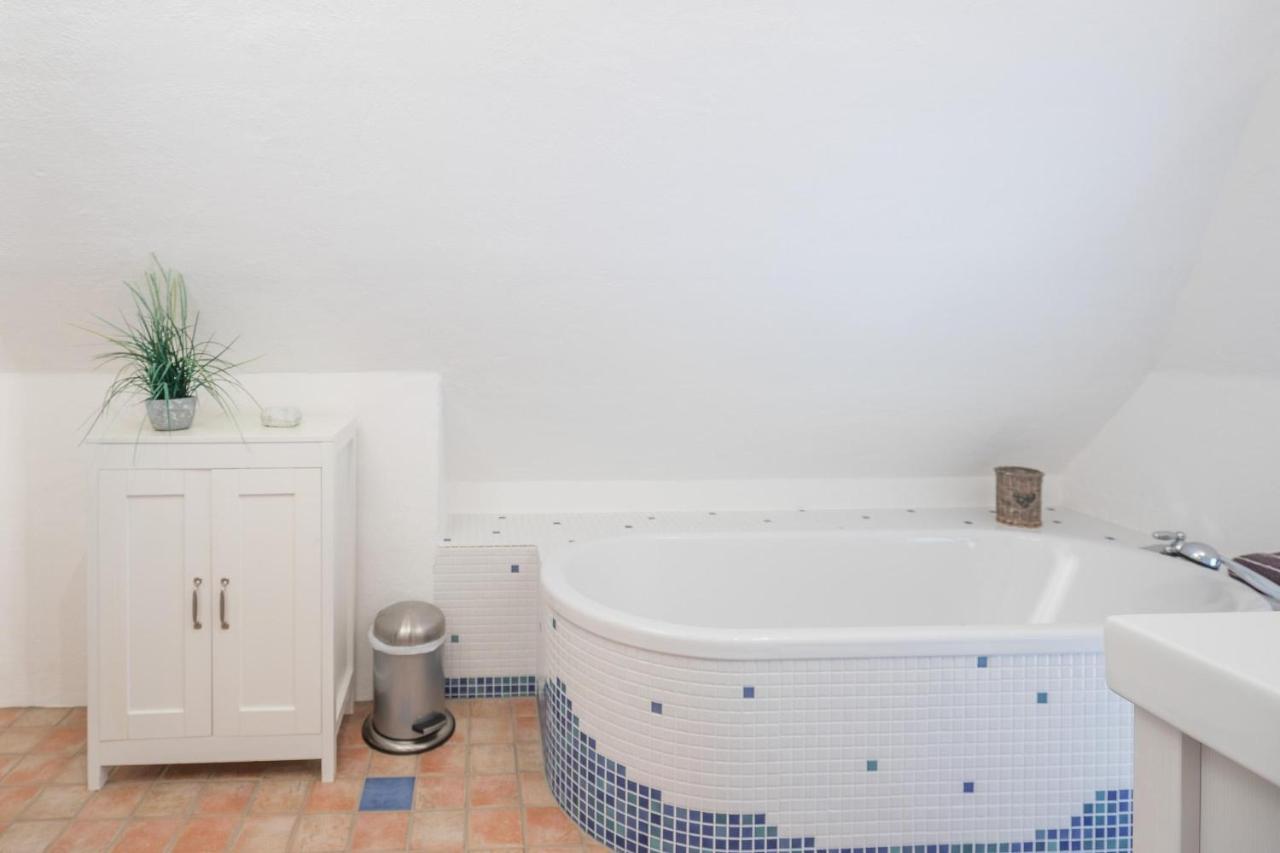 Ferienwohnung Luft Wobbenbull Exterior foto